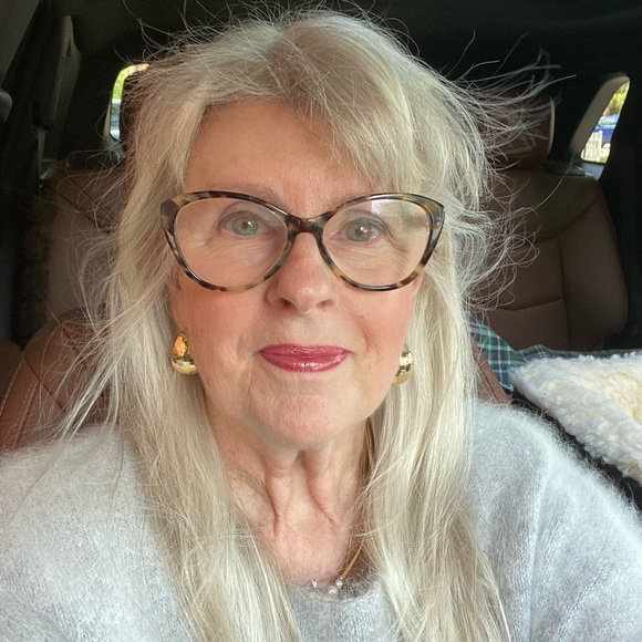 Meet your Posher, Tricia - Picture 4 of 10